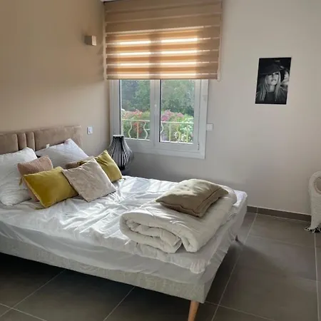 100m2 Standing Centre De St Trop Saint-Tropez